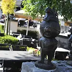 Hotel Golden Tulip West Ende 4*