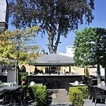 Hotel Golden Tulip West Ende 4*