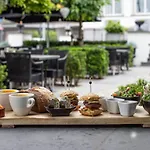 Golden Tulip West Ende Hotel