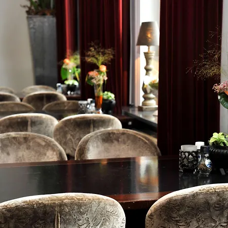 Golden Tulip West Ende 4* Helmond