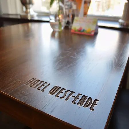 Golden Tulip West Ende Отель Хельмонд