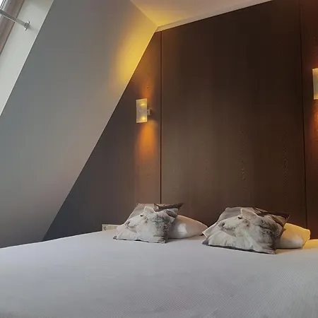 Hotel Golden Tulip West Ende 4*