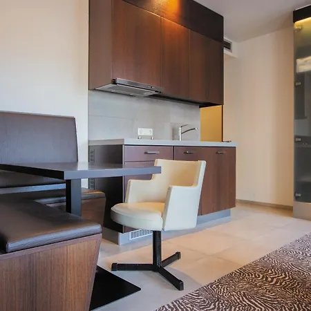 Golden Tulip West Ende Hotel