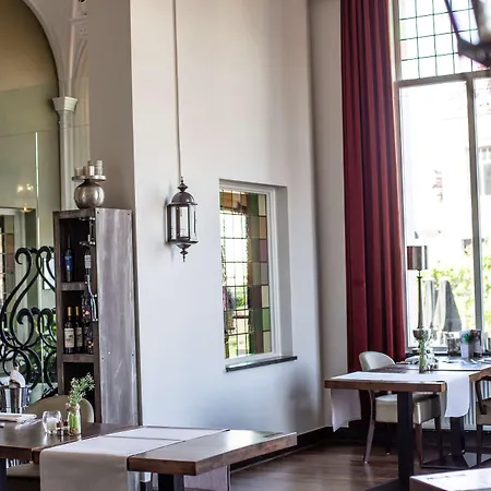 Hotel Golden Tulip West Ende 4*