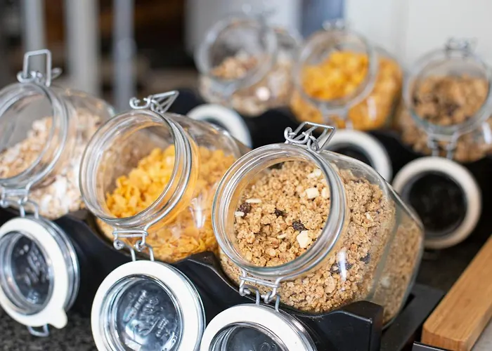 Golden Tulip West Ende Hotel 4*