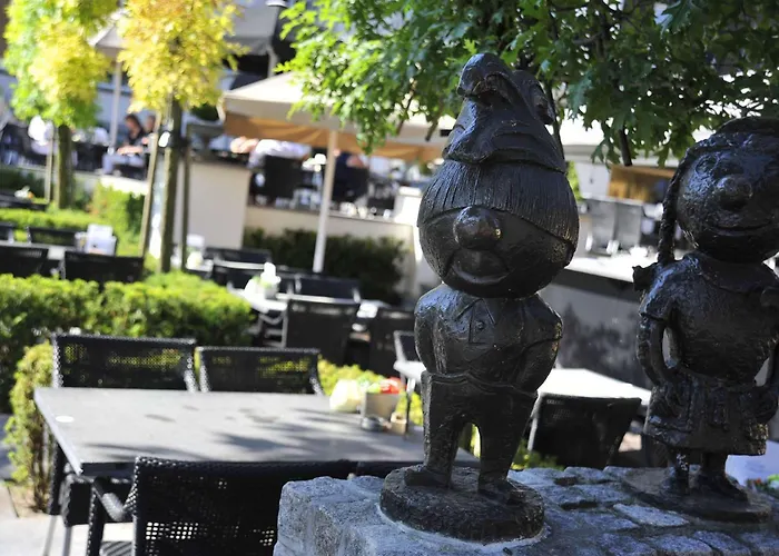 Hotel Golden Tulip West Ende 4*