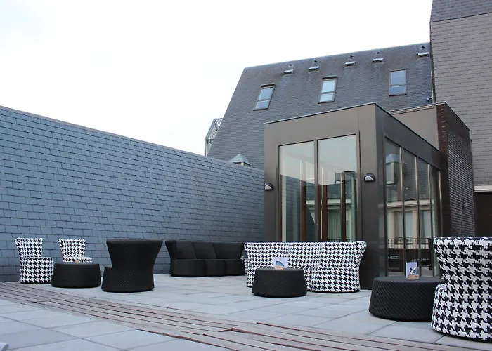 Golden Tulip West Ende 4*