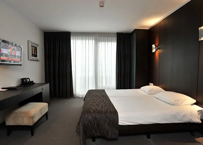 Golden Tulip West Ende 4* Helmond