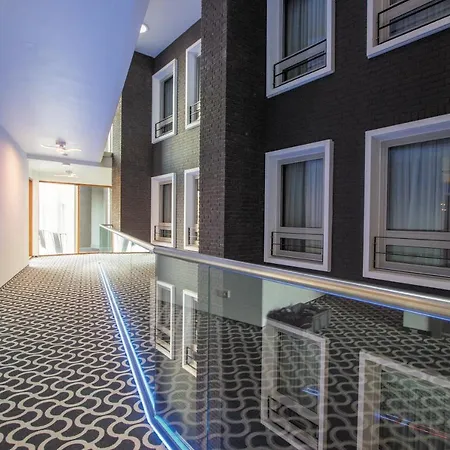 Golden Tulip West Ende Hotel