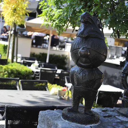 Hotel Golden Tulip West Ende 4*