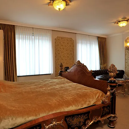 Golden Tulip West Ende Hotel 4*