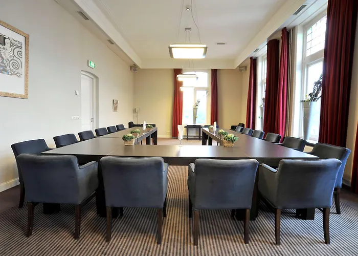 Hotell Golden Tulip West Ende 4*