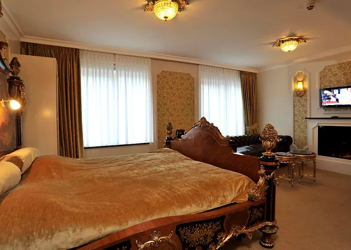 Golden Tulip West Ende Hotell 4*