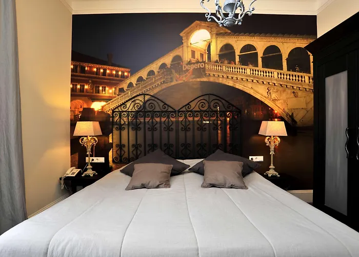 Hotell Golden Tulip West Ende 4*